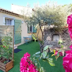 De L'olivier, Classe, Climatise, Jardin Avec Parking Gratuit Devant Le Et A 5 Minutes Du Centre-ville A Pied , LʼIsle-sur-la-Sorgue France